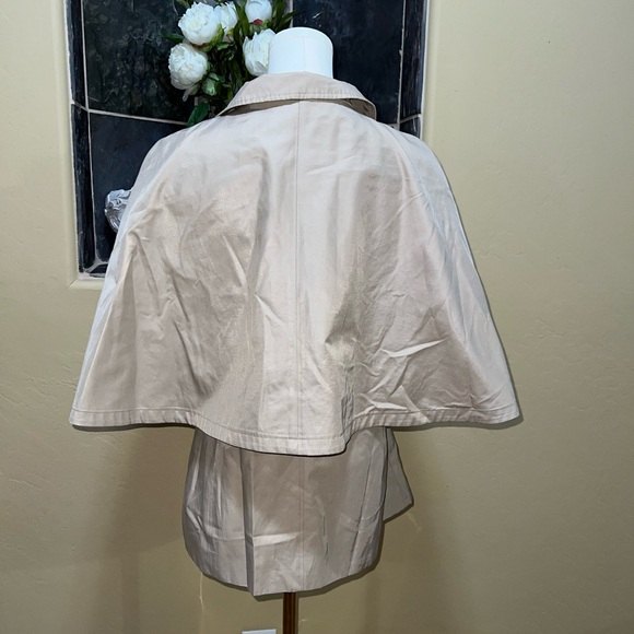 Betsy Johnson Cape Jacket Size Medium - Picture 10 of 16